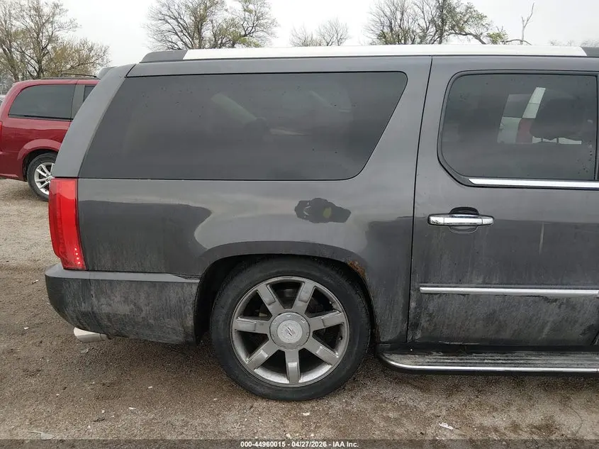 2011 CADILLAC ESCALADE ESV LUXURY