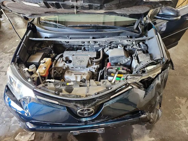 2018 TOYOTA RAV4 XLE  