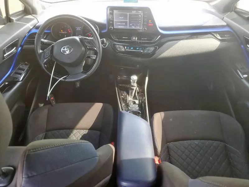 2020 TOYOTA C-HR XLE  