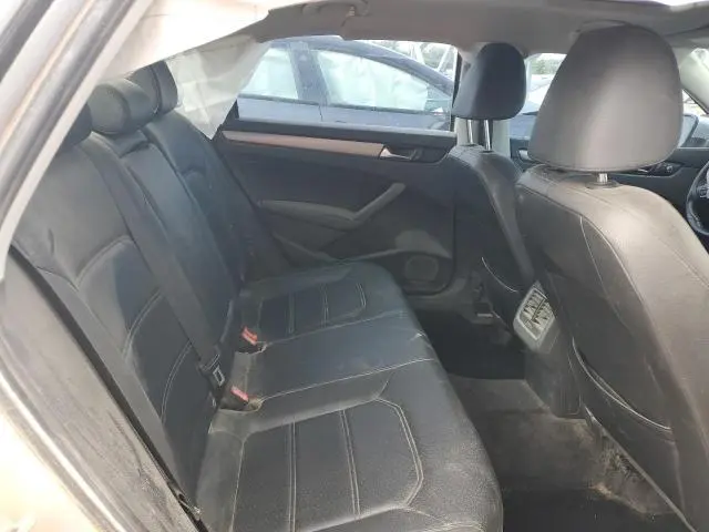 2014 VOLKSWAGEN PASSAT SE  