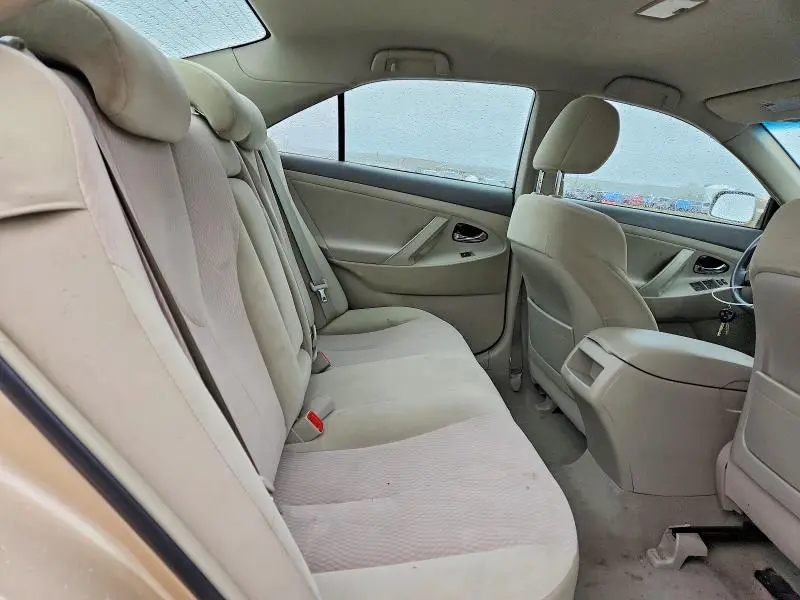 2010 TOYOTA CAMRY LE  