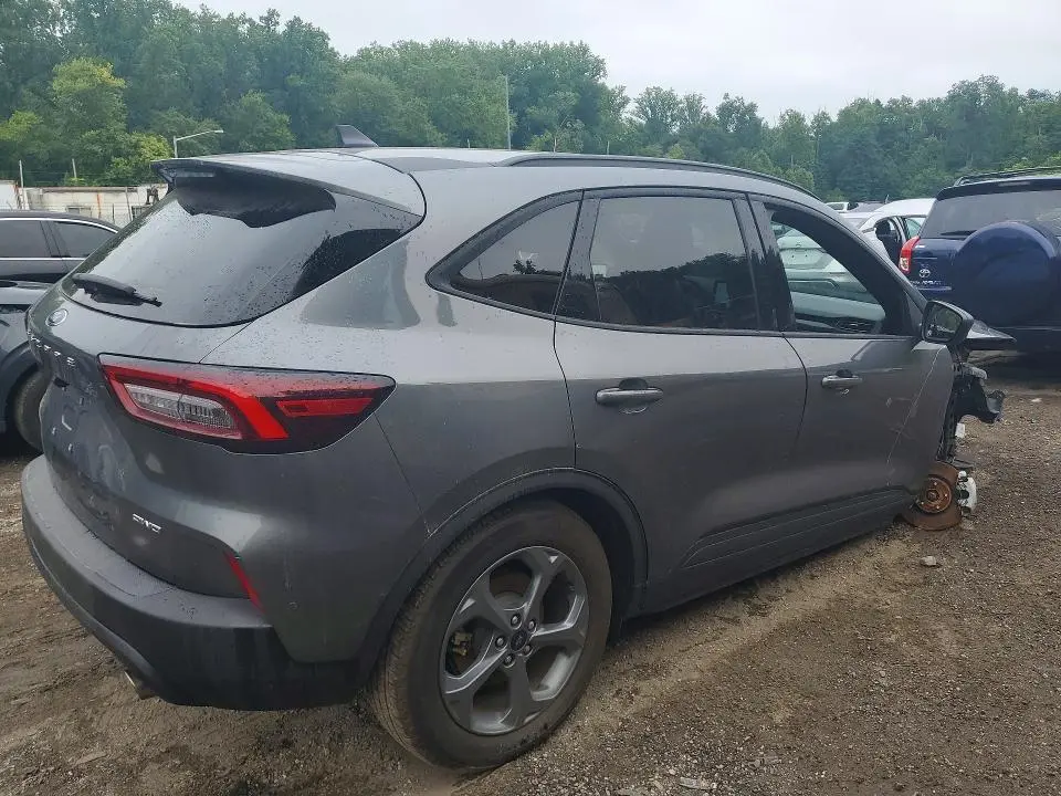 2025 FORD ESCAPE ST LINE  