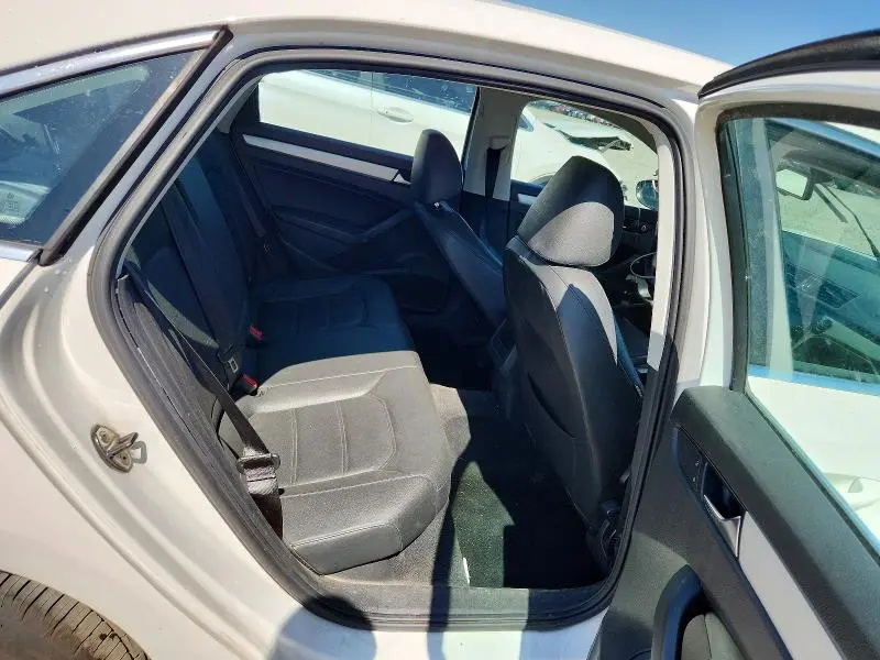 2012 VOLKSWAGEN PASSAT SE  