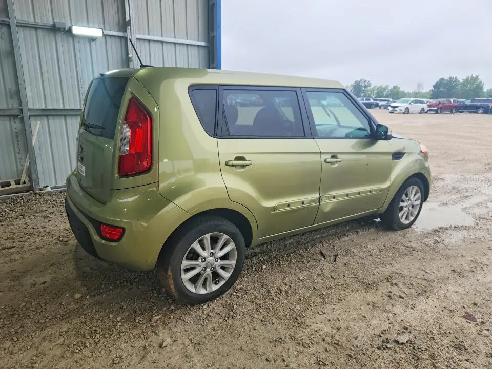 2013 KIA SOUL +  