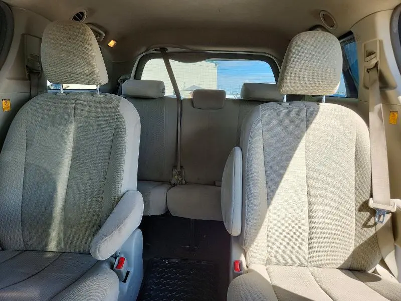 2011 TOYOTA SIENNA BASE 7-PASSENGER  