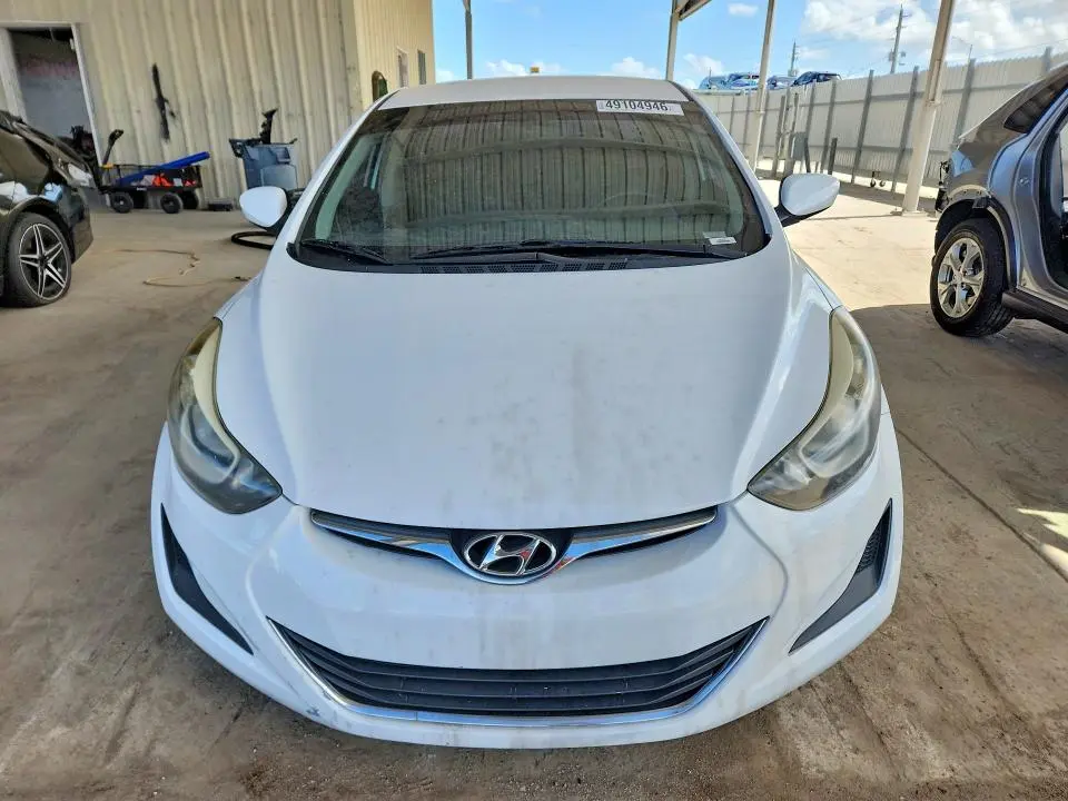 2015 HYUNDAI ELANTRA SE  