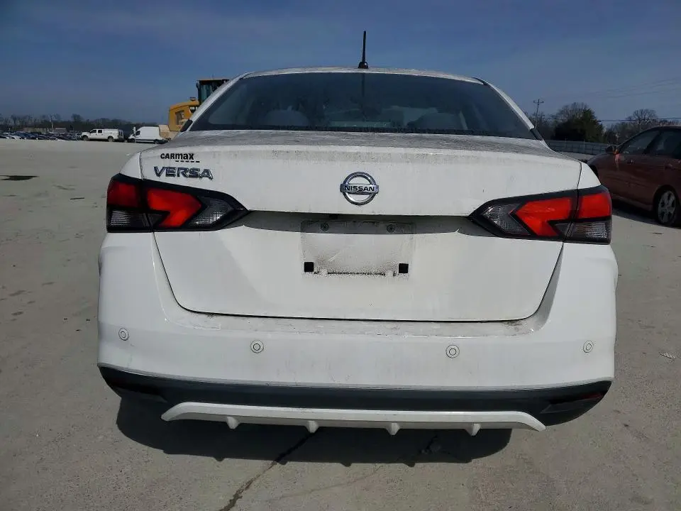 2020 NISSAN VERSA S  