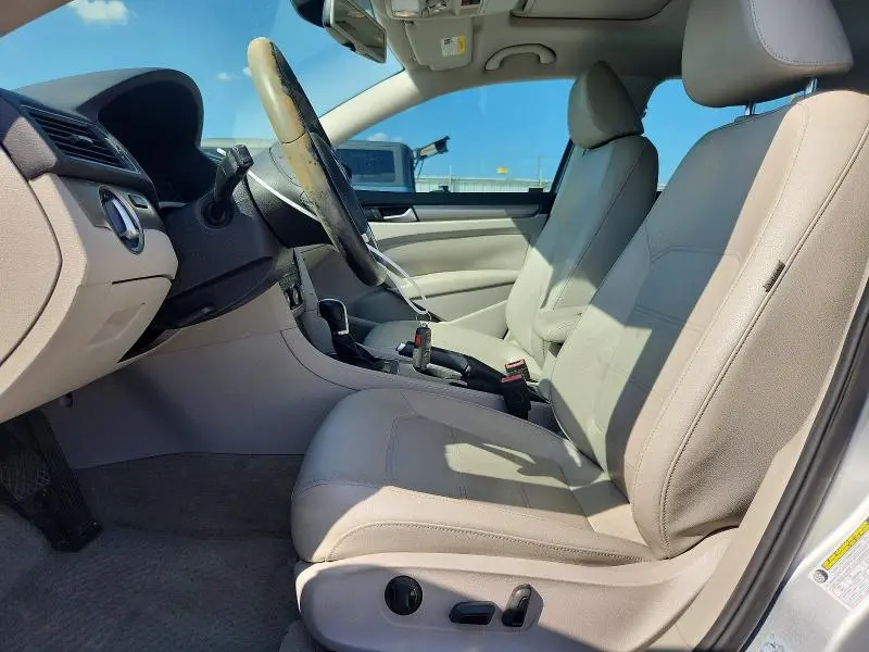2014 VOLKSWAGEN PASSAT   