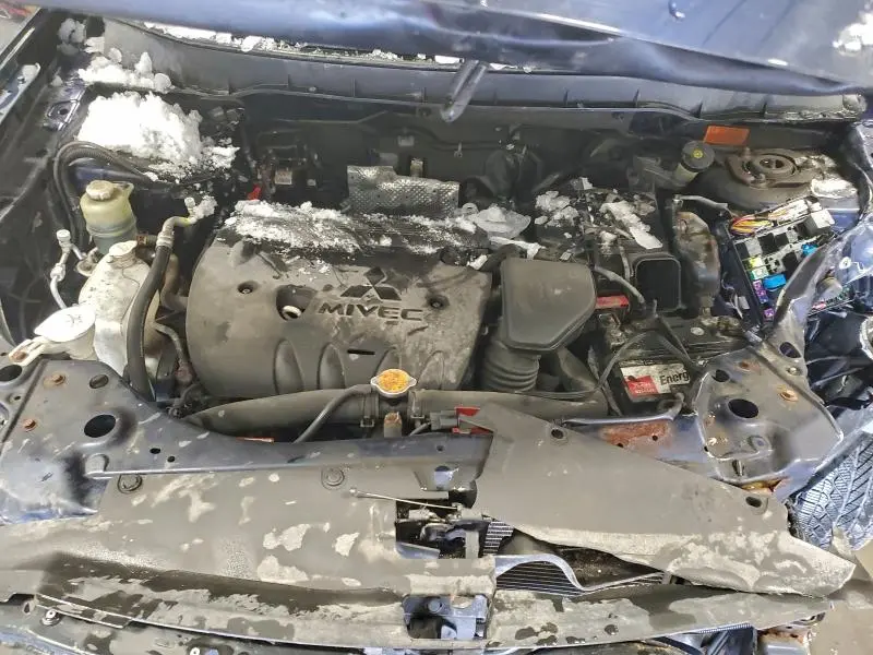 2013 MITSUBISHI OUTLANDER ES  