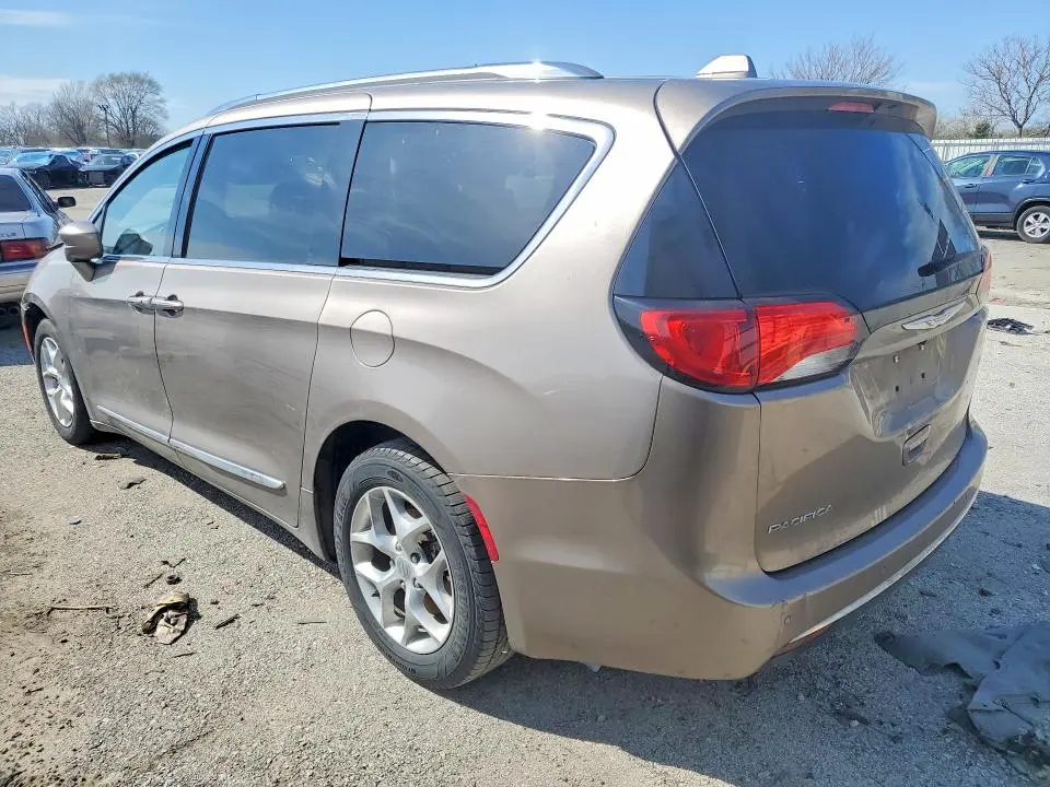 2017 CHRYSLER PACIFICA TOURING L PLUS  