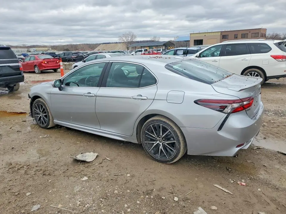 2024 TOYOTA CAMRY SE  