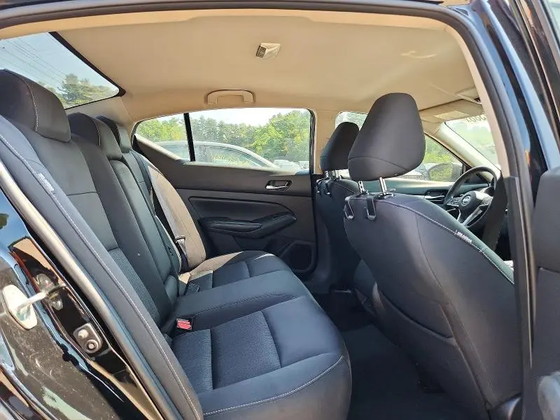 2022 NISSAN ALTIMA SV  