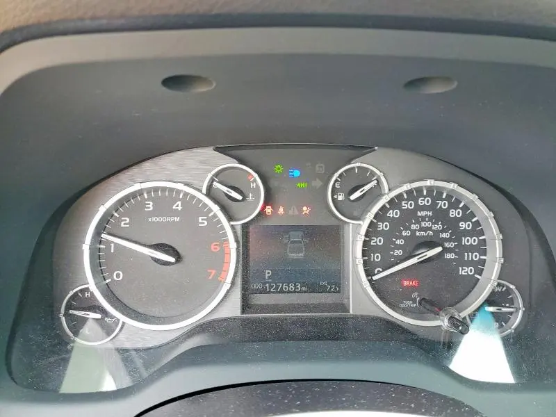 2015 TOYOTA TUNDRA CREWMAX SR5  