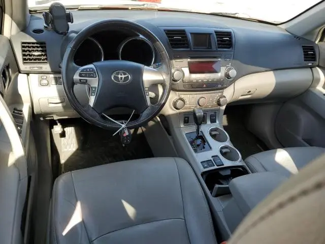 2011 TOYOTA HIGHLANDER BASE  
