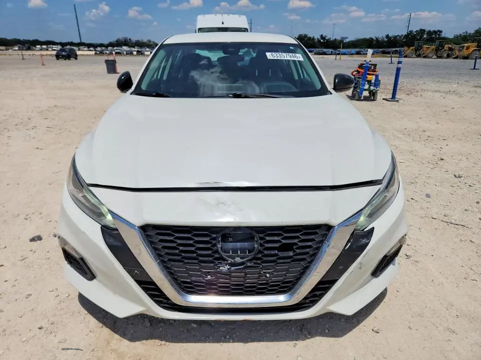 2022 NISSAN ALTIMA SV  