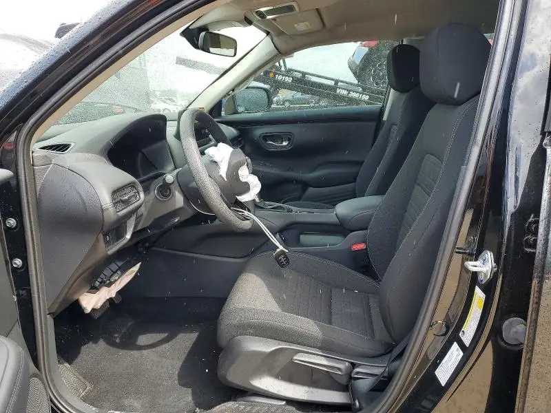 2025 HONDA HR-V LX  