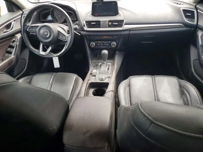 2018 MAZDA 3 TOURING  