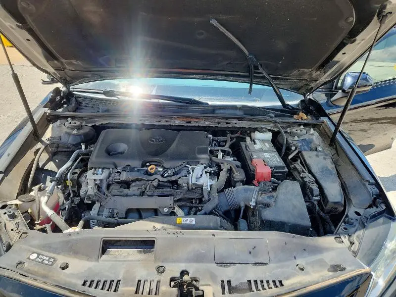 2019 TOYOTA CAMRY SE  