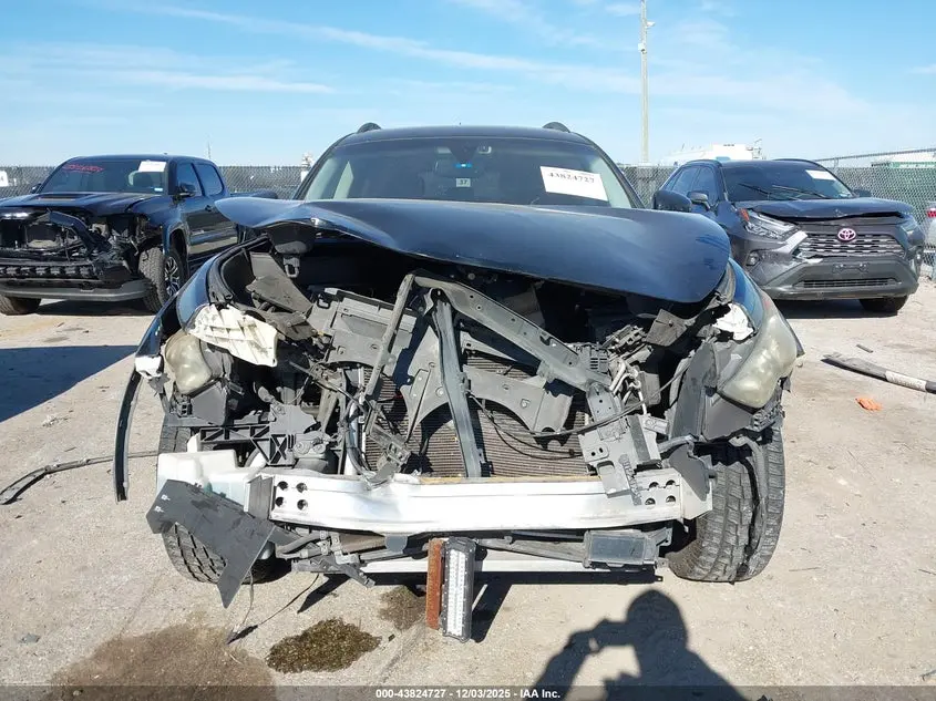 2011 INFINITI FX35  