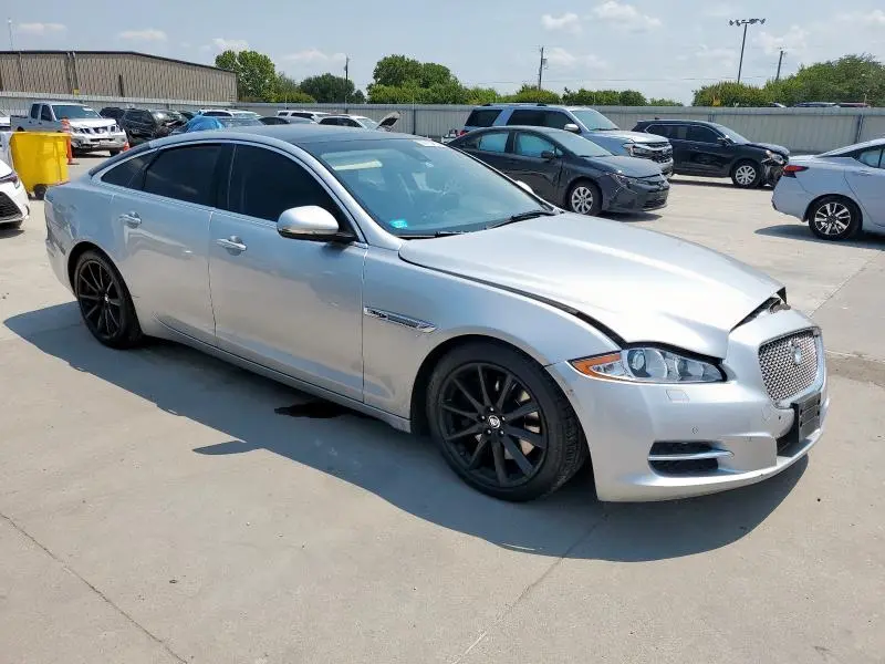 2012 JAGUAR XJ   