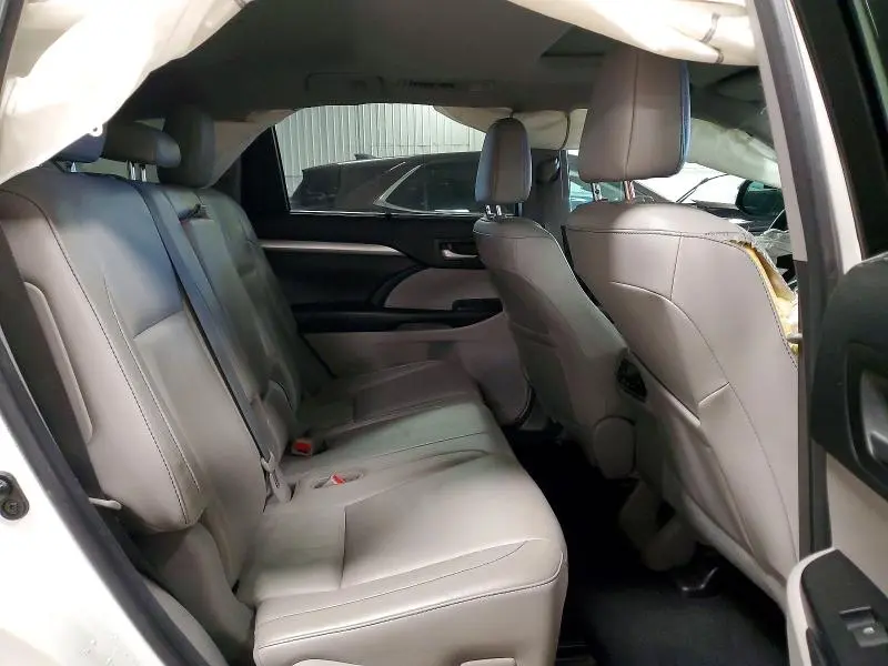 2018 TOYOTA HIGHLANDER XLE  