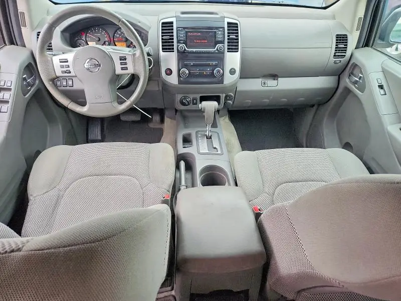 2017 NISSAN FRONTIER SV  