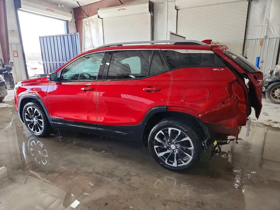 2022 GMC TERRAIN SLT  