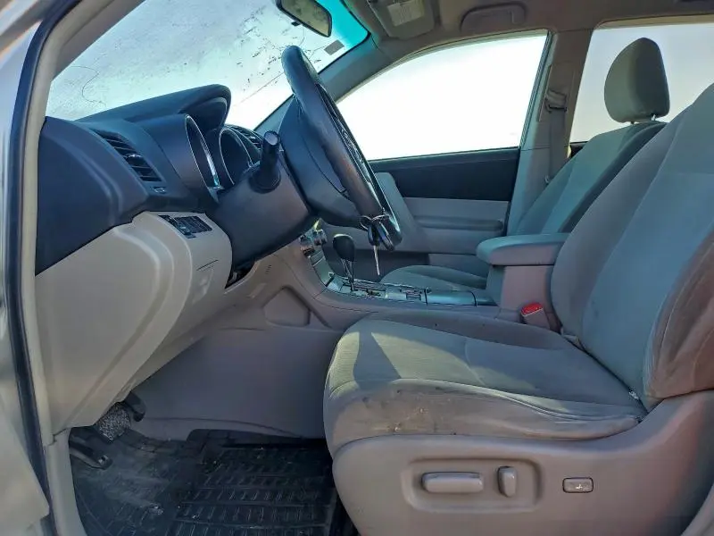 2010 TOYOTA HIGHLANDER   