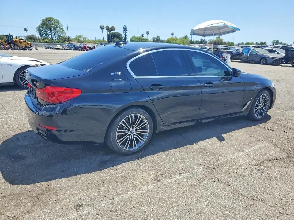 2019 BMW 530E   