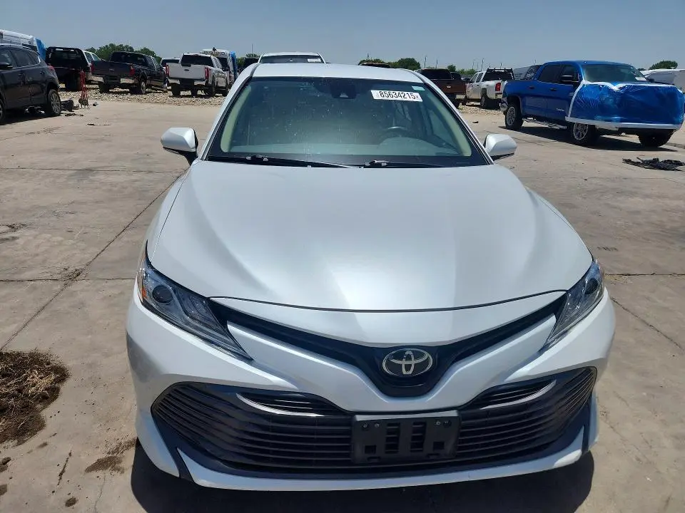 2019 TOYOTA CAMRY XLE  