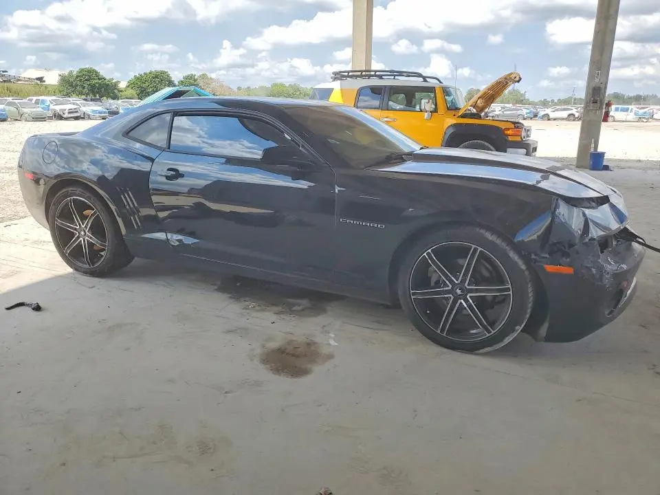 2013 CHEVROLET CAMARO LS  