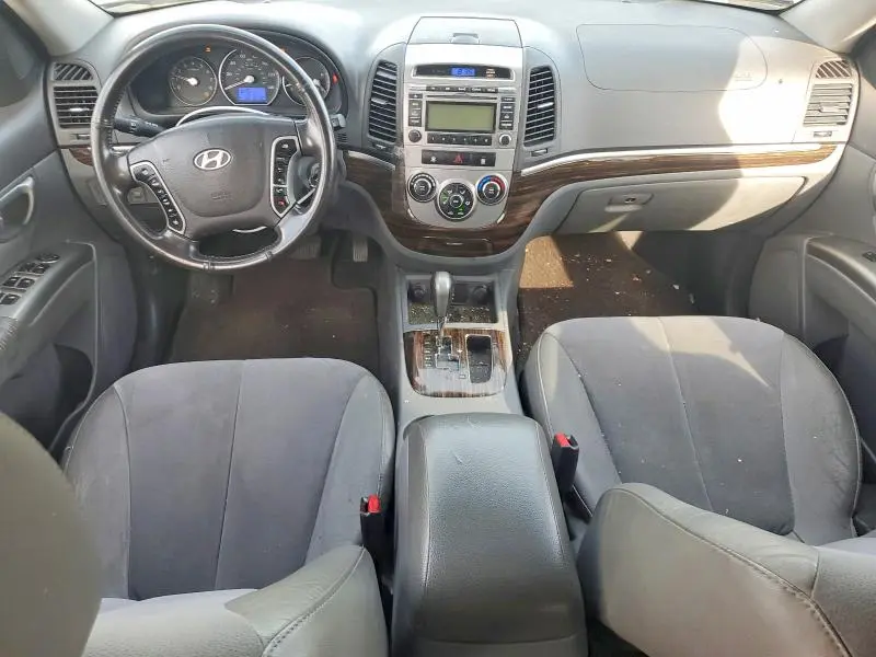 2010 HYUNDAI SANTA FE SE  