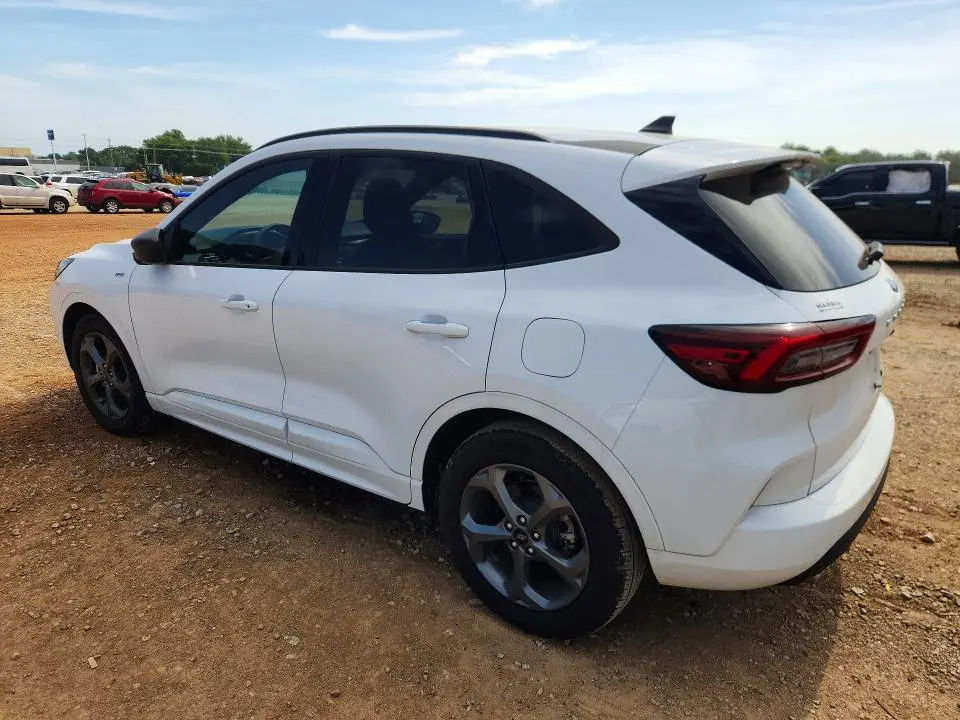 2023 FORD ESCAPE ST LINE  