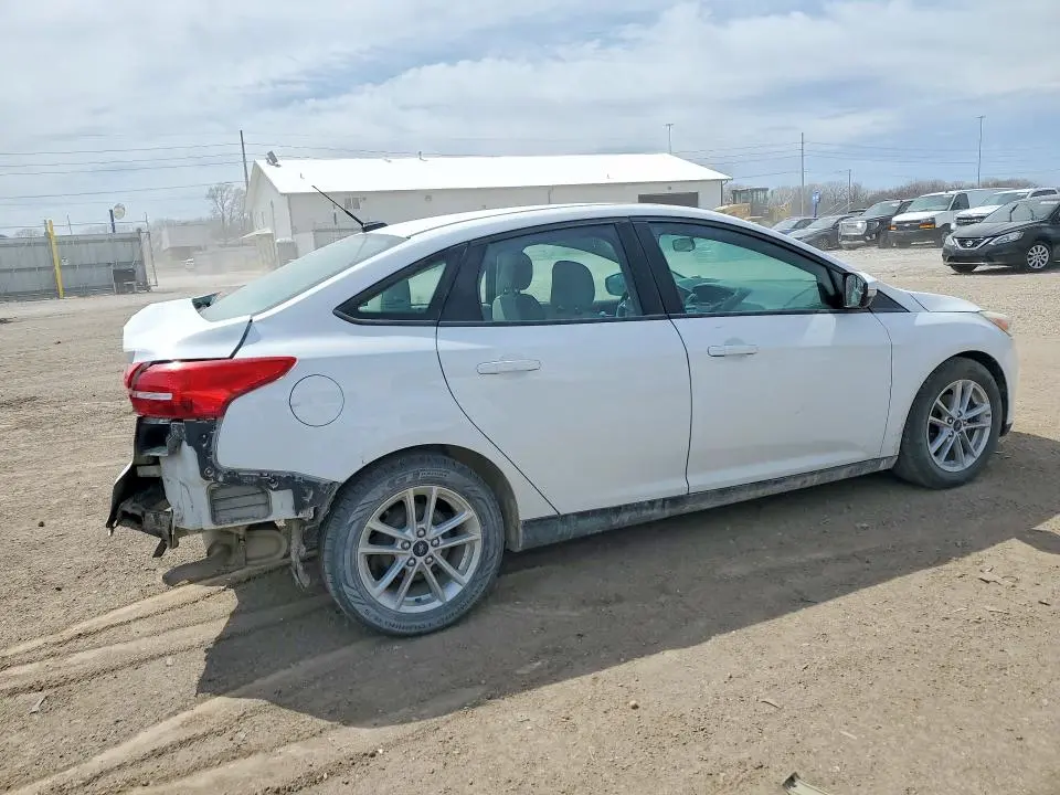 2016 FORD FOCUS SE  