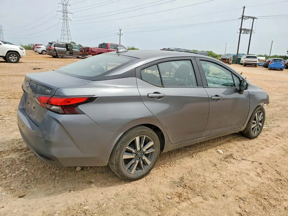 2021 NISSAN VERSA SV  