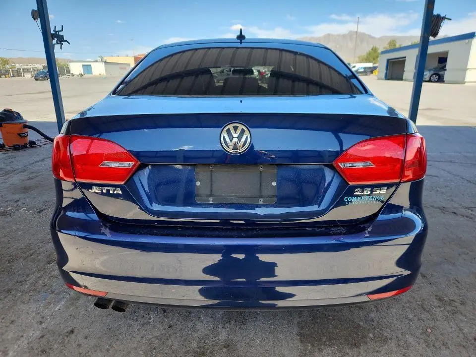 2012 VOLKSWAGEN JETTA SE  