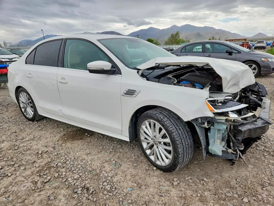 2011 VOLKSWAGEN JETTA SEL  