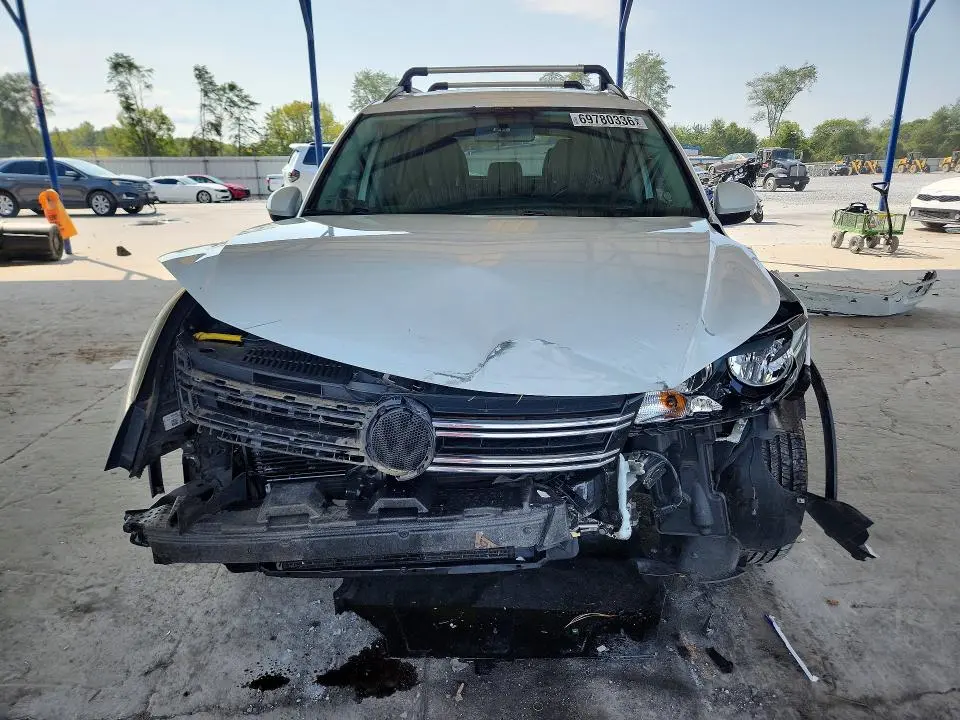 2015 VOLKSWAGEN TIGUAN S  