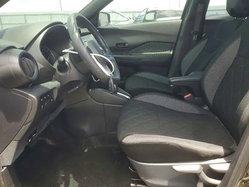 2020 NISSAN KICKS S  