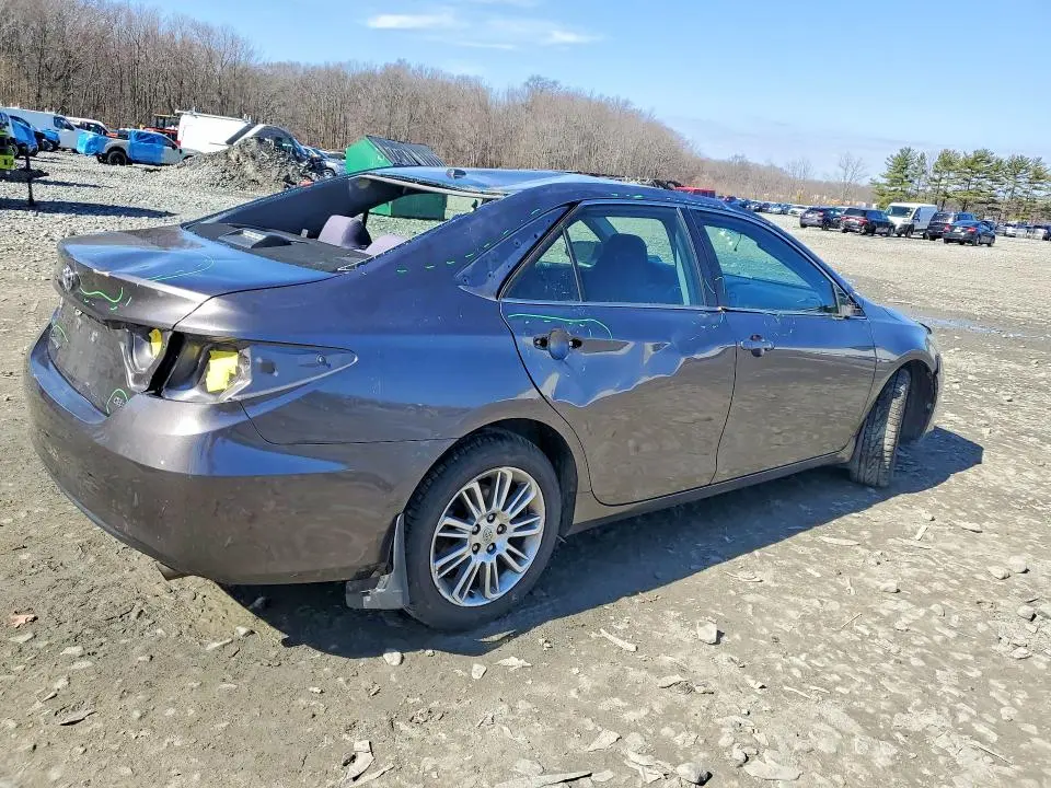 2015 TOYOTA CAMRY LE  