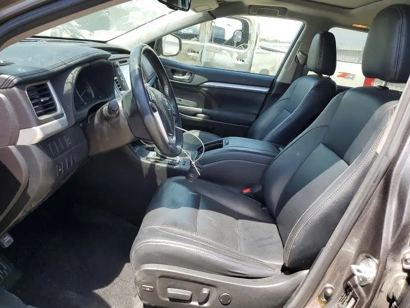 2016 TOYOTA HIGHLANDER XLE  