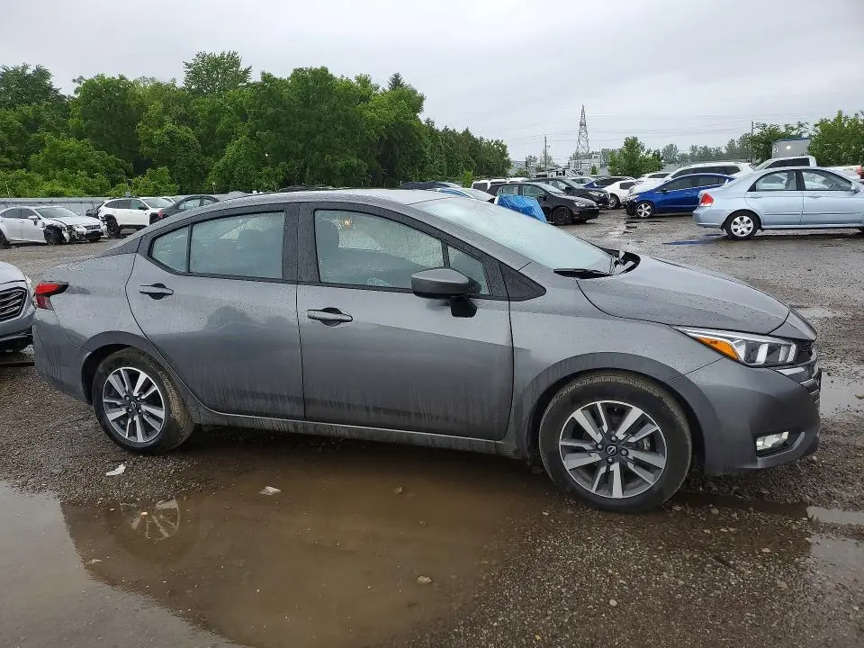 2024 NISSAN VERSA SV  