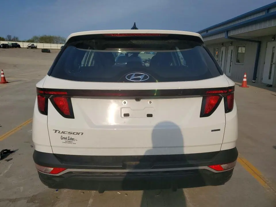 2023 HYUNDAI TUCSON SE  