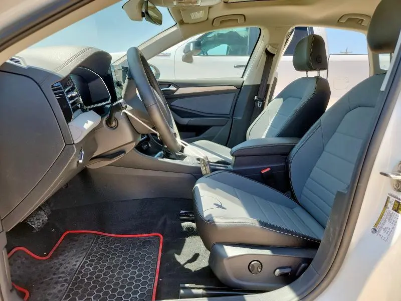 2025 VOLKSWAGEN JETTA SE  