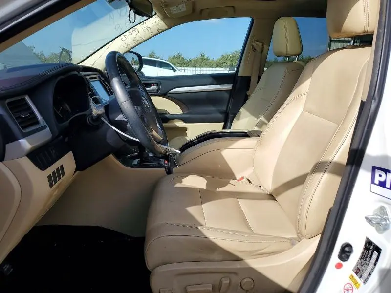 2016 TOYOTA HIGHLANDER XLE  