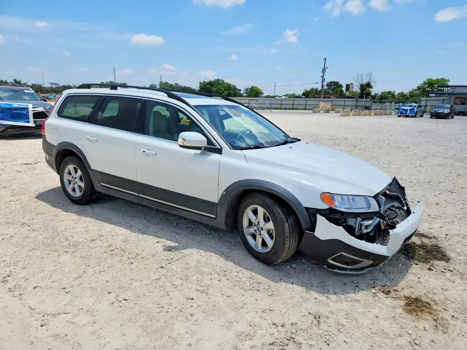 2012 VOLVO XC70 3.2  