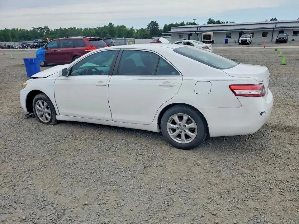 2011 TOYOTA CAMRY LE  