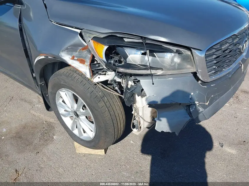 2019 KIA SORENTO 2.4L LX