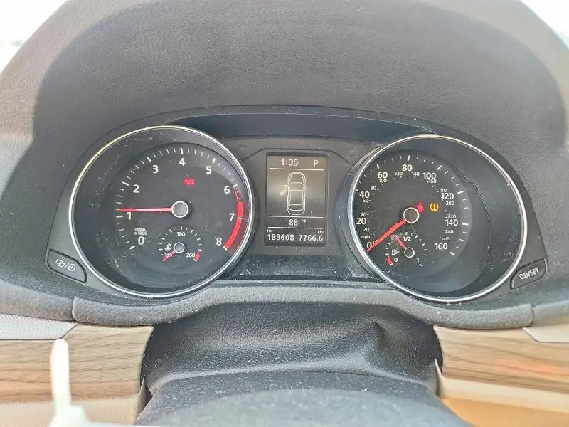 2018 VOLKSWAGEN PASSAT SE  