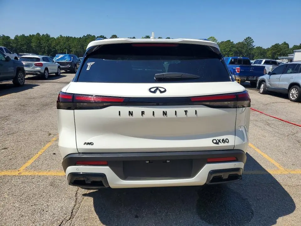 2025 INFINITI QX60 LUXE  